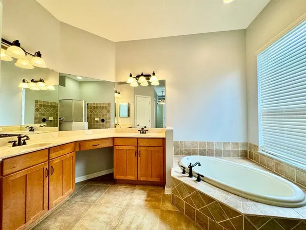 $2,750 | 18205 Fall Creek Drive, Lutz, FL 33558