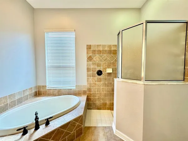 $2,750 | 18205 Fall Creek Drive, Lutz, FL 33558