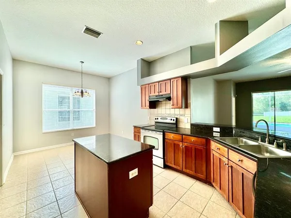 $2,750 | 18205 Fall Creek Drive, Lutz, FL 33558