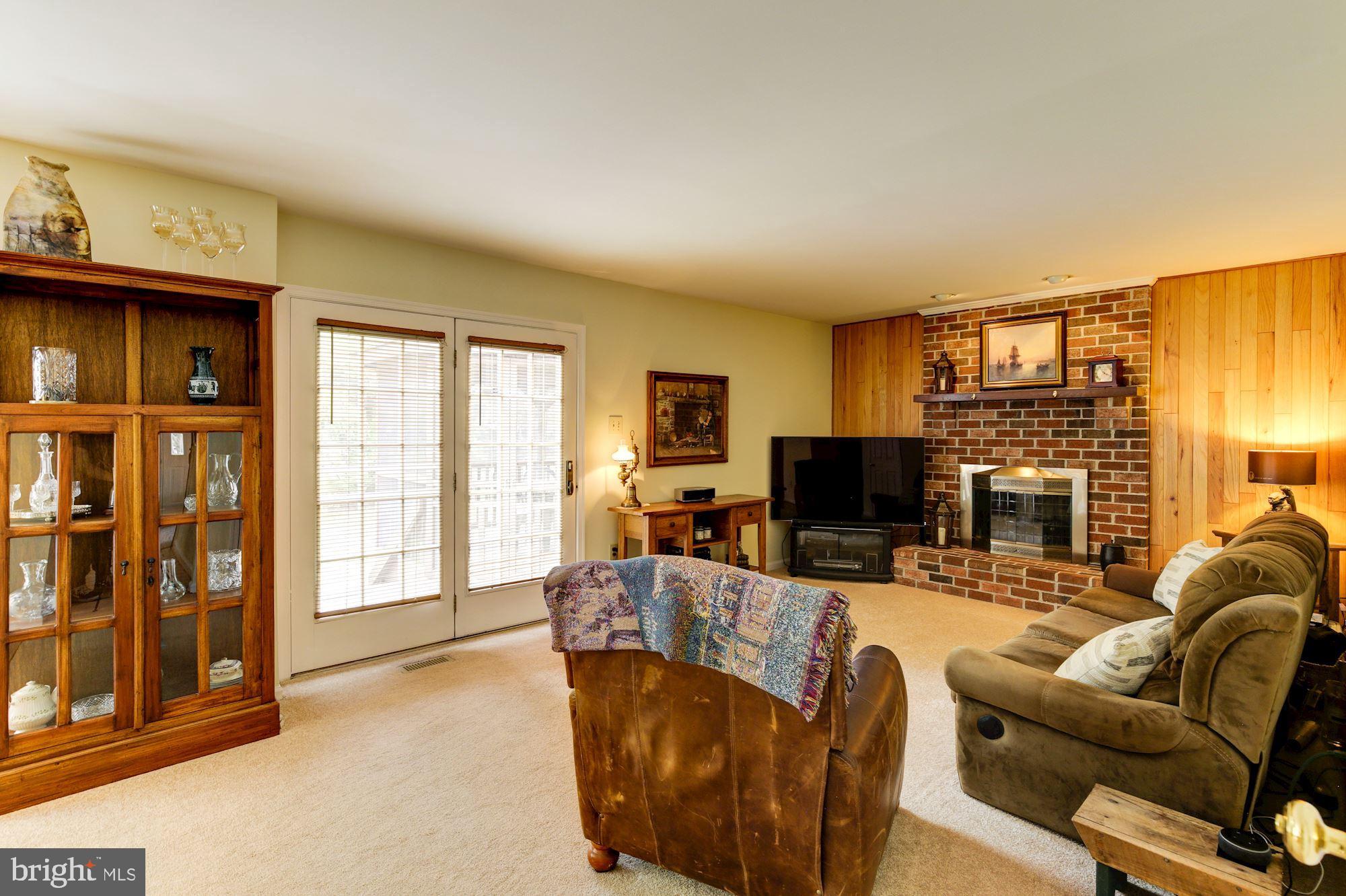 3284 Elmmede Road Ellicott City, MD 21042 - Photo 21 of 51 Family Room