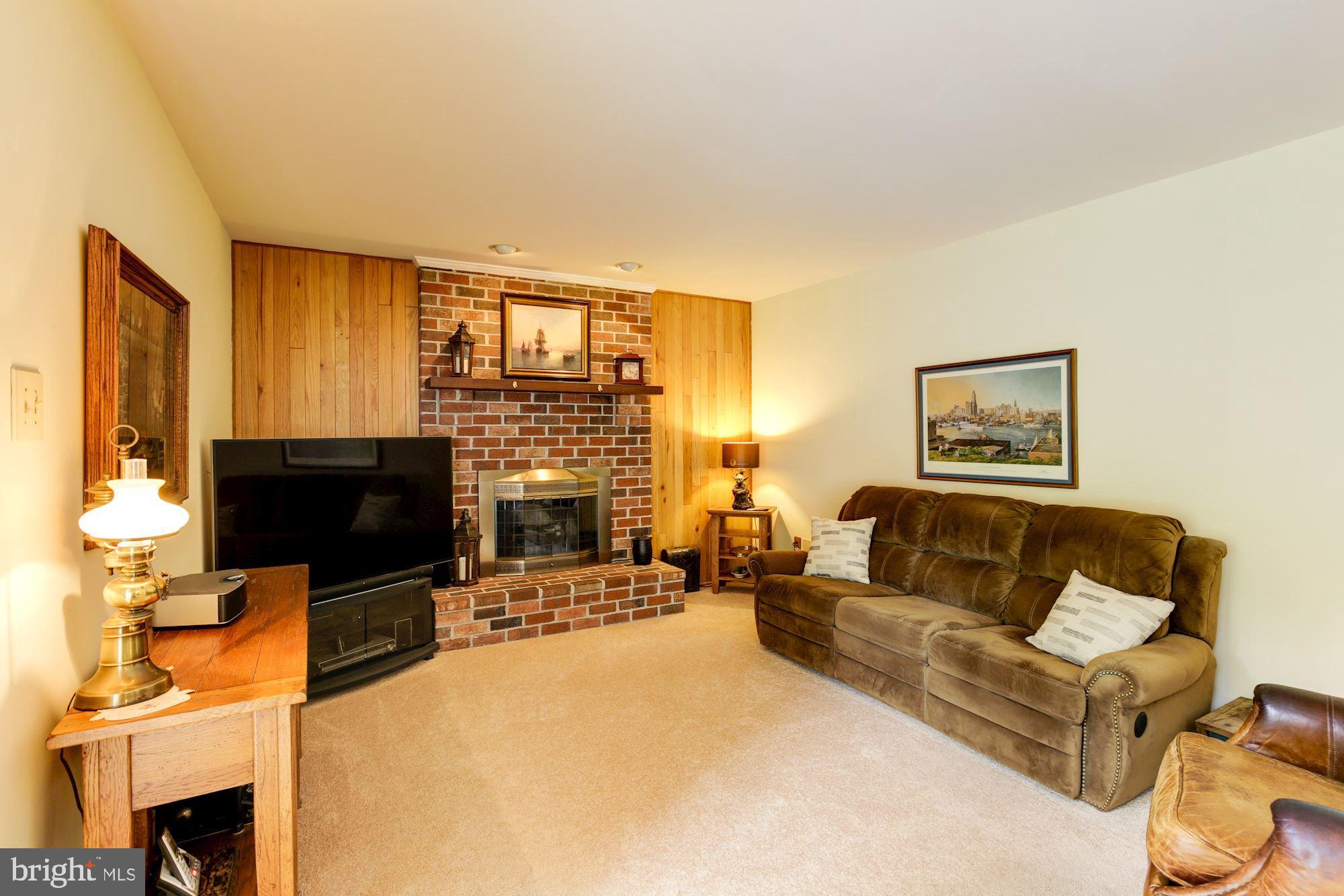 3284 Elmmede Road Ellicott City, MD 21042 - Photo 22 of 51 Family Room