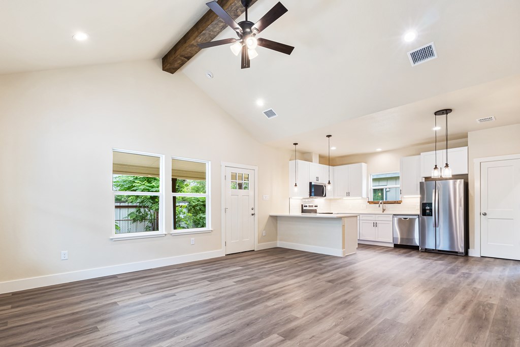 302 Riley Way Kerrville, TX 78028 - Photo 13 of 30