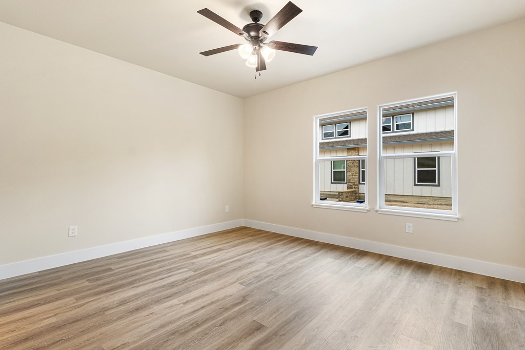 302 Riley Way Kerrville, TX 78028 - Photo 18 of 30