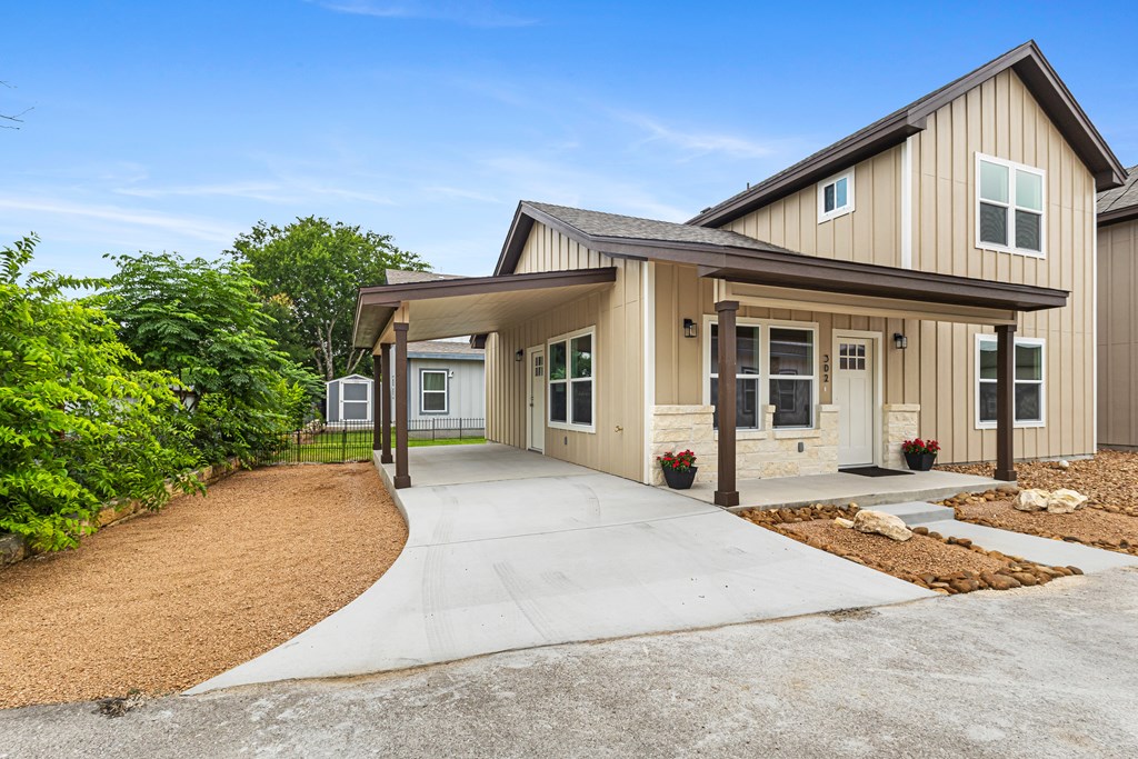 302 Riley Way Kerrville, TX 78028 - Photo 6 of 30