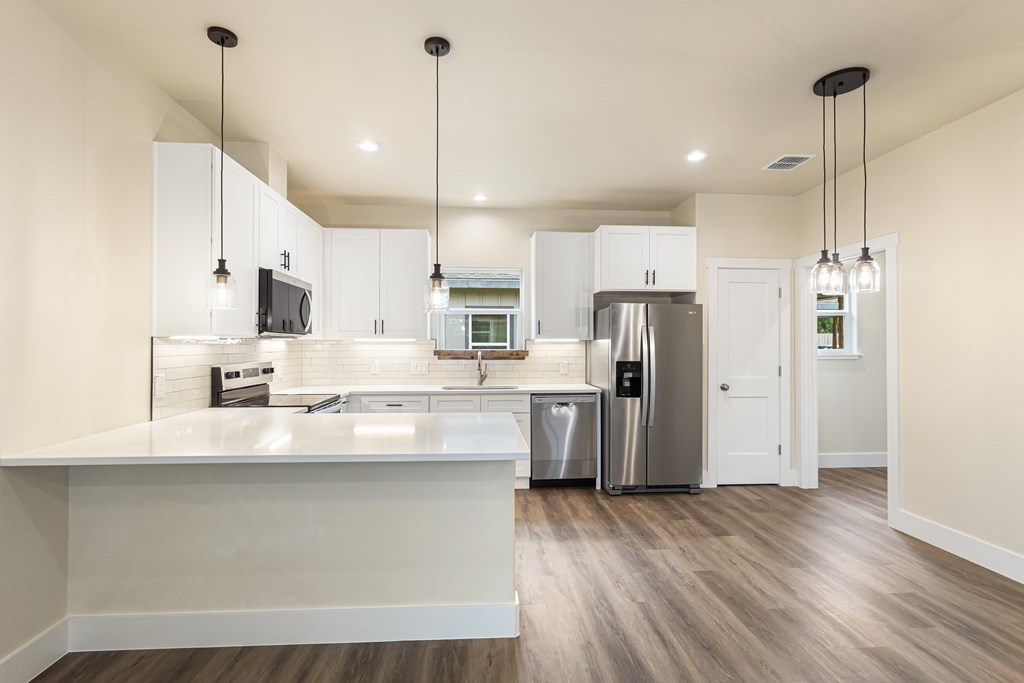 302 Riley Way Kerrville, TX 78028 - Photo 9 of 30