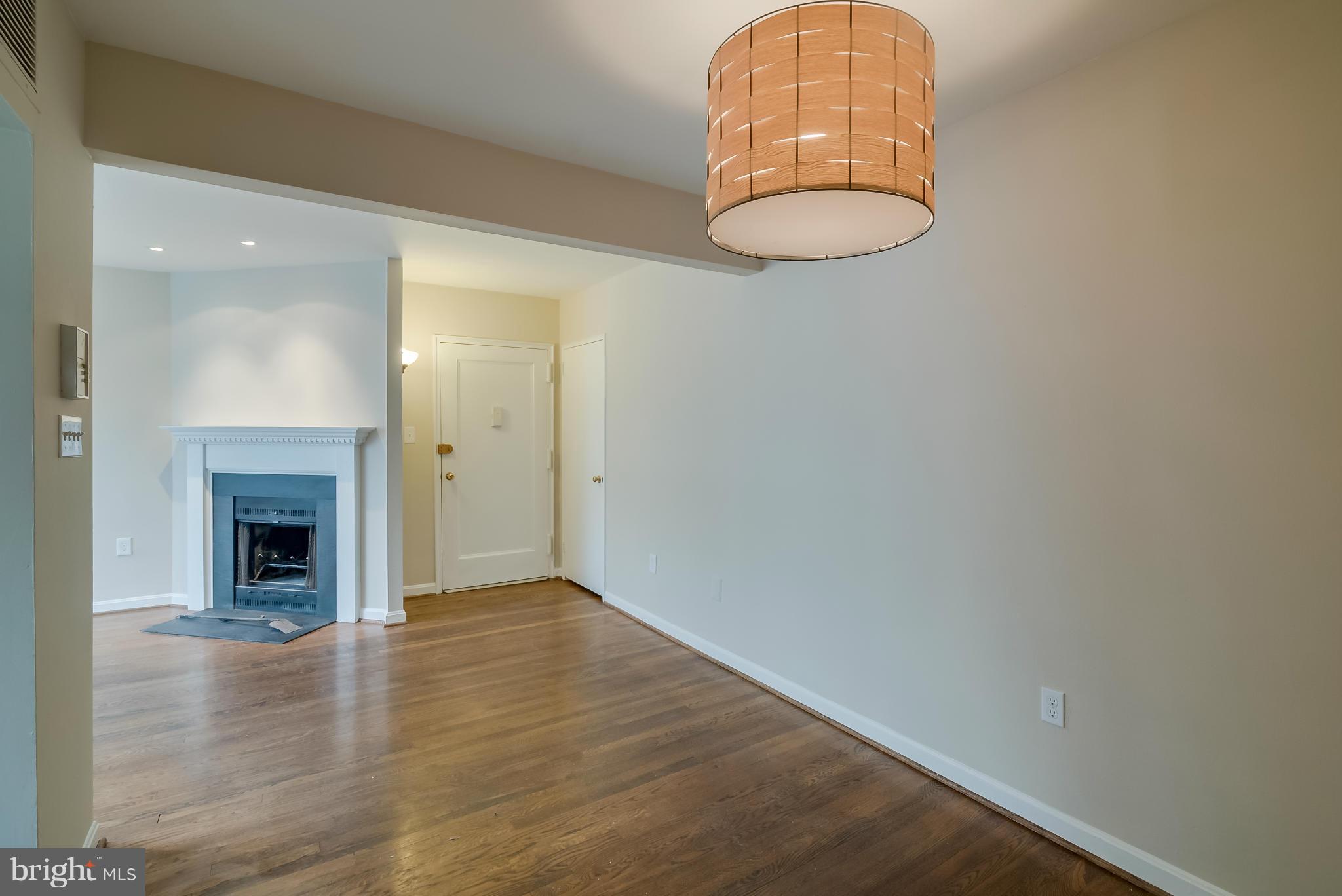 2610 Tunlaw Road Northwest, Unit 204 Washington, DC 20007 - Photo 3 of 12 Interior (General)