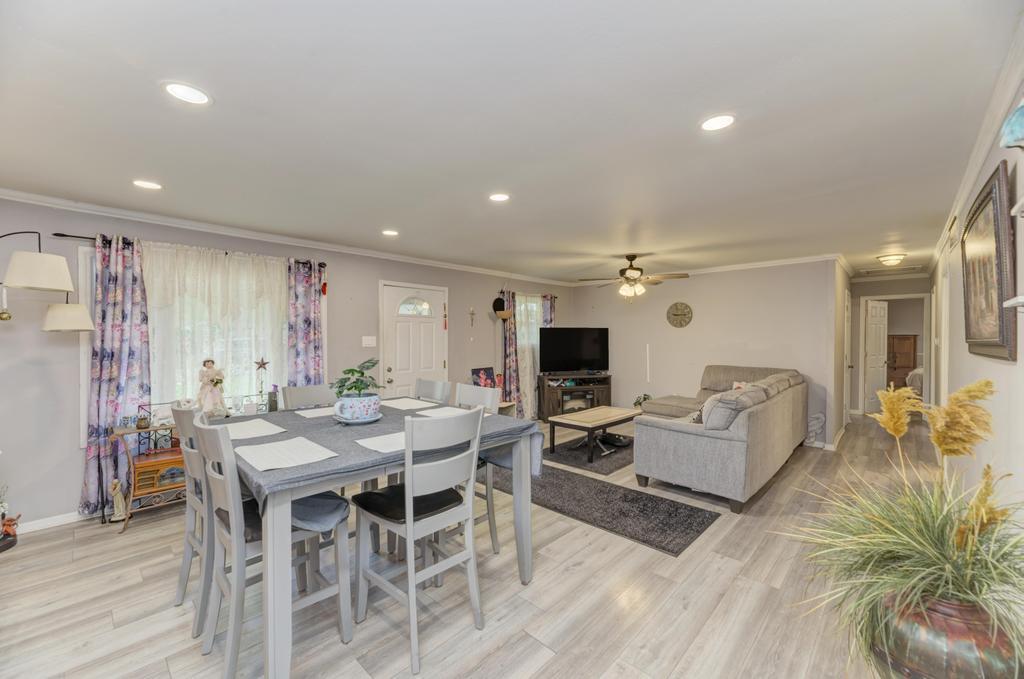 105 Queenswood Road Bolingbrook, IL 60440 - Photo 6 of 22