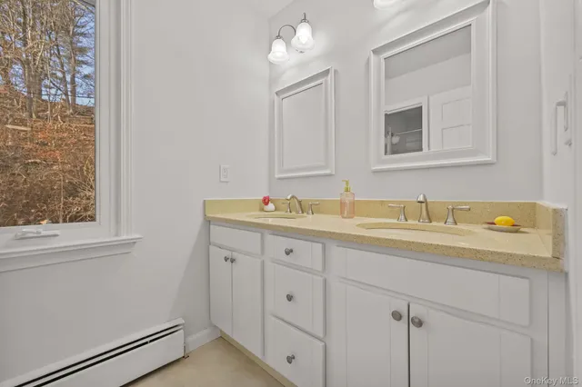 $839,000 | 11 Pondview Cl, Chappaqua, NY 10514