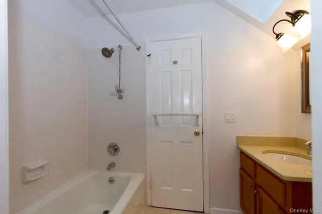 $839,000 | 11 Pondview Cl, Chappaqua, NY 10514