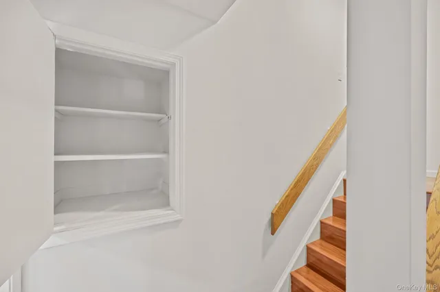 $839,000 | 11 Pondview Cl, Chappaqua, NY 10514