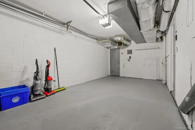 $839,000 | 11 Pondview Cl, Chappaqua, NY 10514