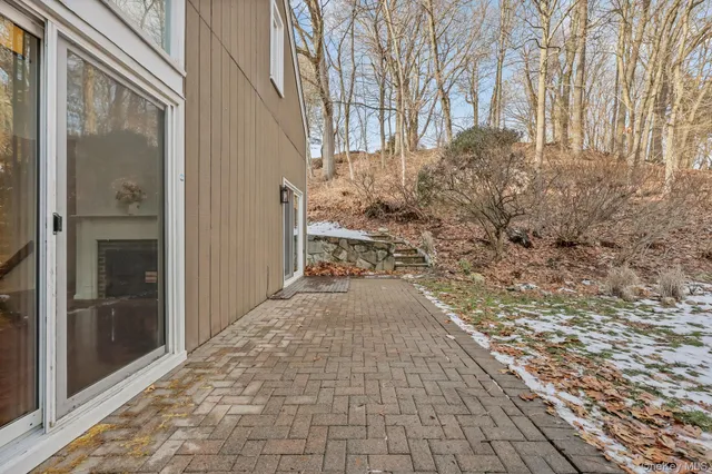 $839,000 | 11 Pondview Cl, Chappaqua, NY 10514