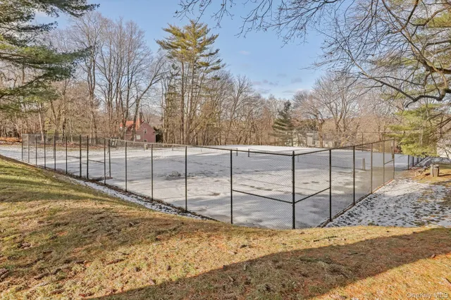 $839,000 | 11 Pondview Cl, Chappaqua, NY 10514