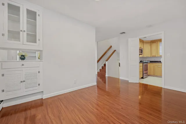 $839,000 | 11 Pondview Cl, Chappaqua, NY 10514