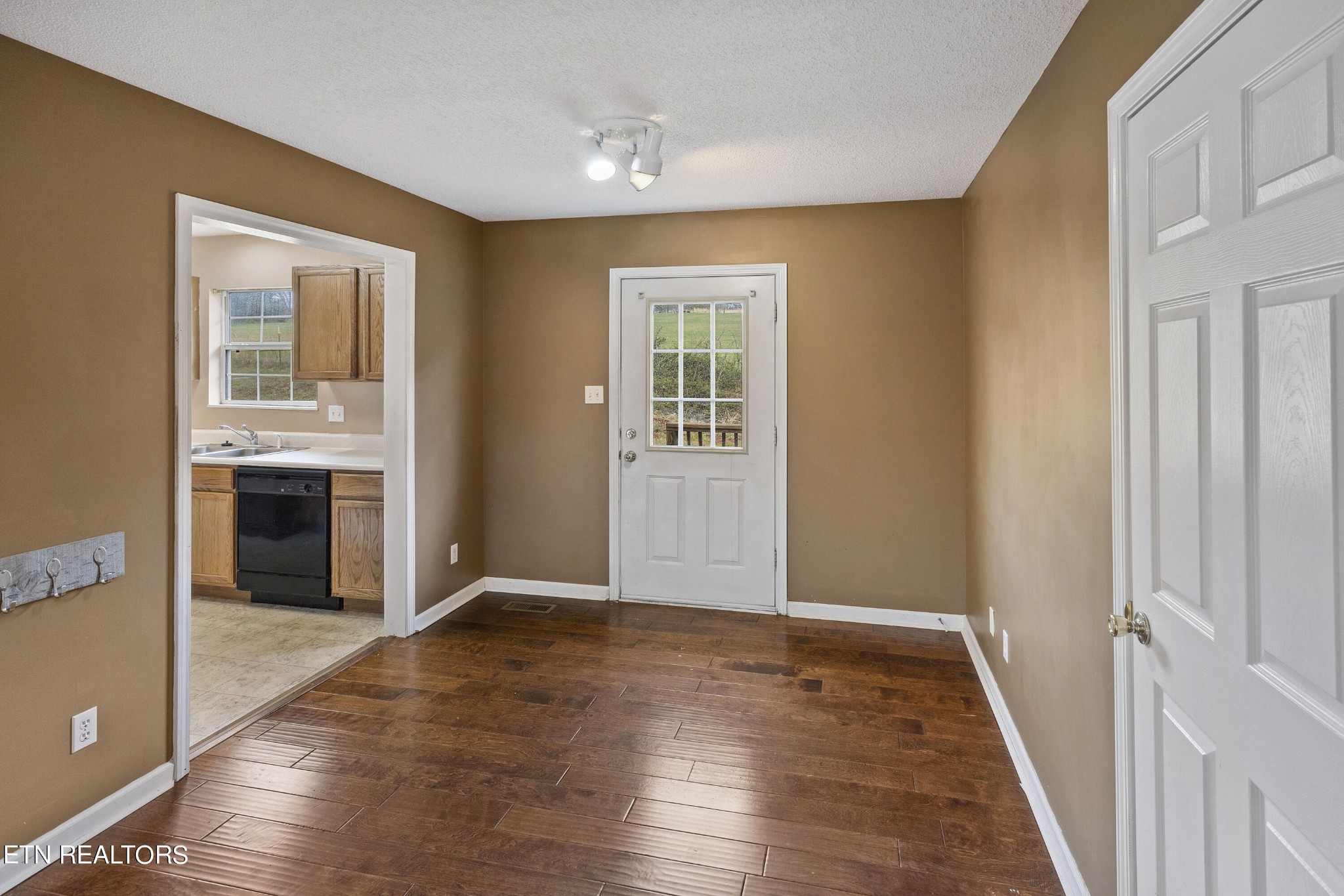 1504 Sheets Hollow Road Greenback, TN 37742 - Photo 7 of 36 Gallery Image 7