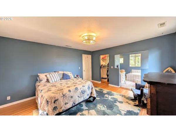 $425,000 | 2110 East Main Street, Cottage Grove, OR 97424