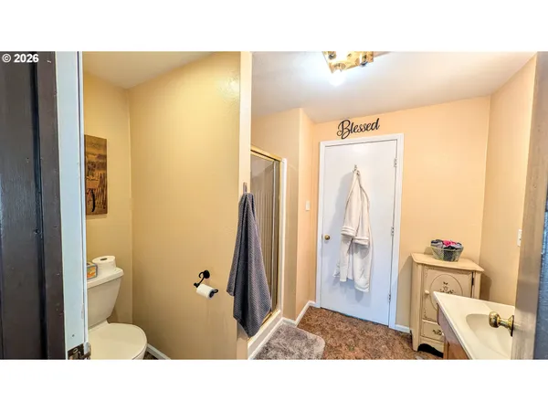 $425,000 | 2110 East Main Street, Cottage Grove, OR 97424