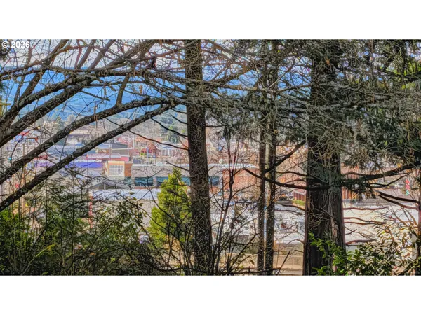 $425,000 | 2110 East Main Street, Cottage Grove, OR 97424