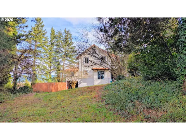 $425,000 | 2110 East Main Street, Cottage Grove, OR 97424