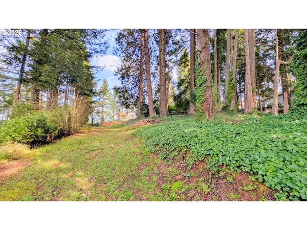 $425,000 | 2110 East Main Street, Cottage Grove, OR 97424