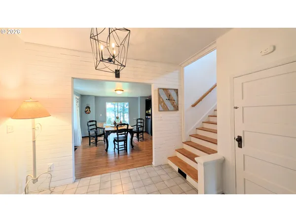 $425,000 | 2110 East Main Street, Cottage Grove, OR 97424