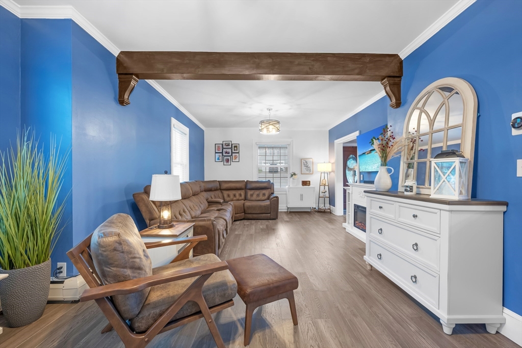 156 Olean Street Worcester, MA 01602 - Photo 5 of 37 a living room with furniture