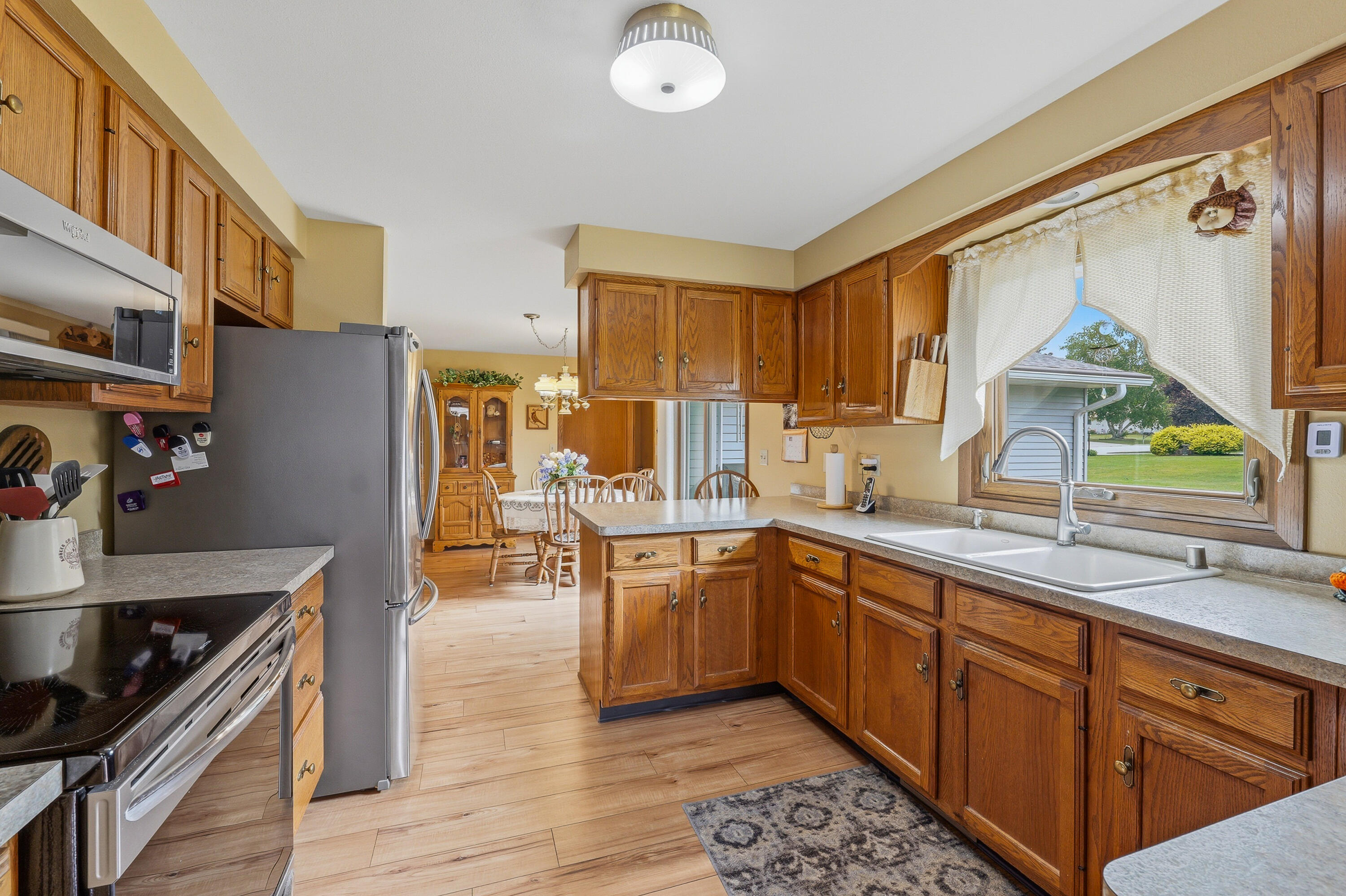 1237 Audubon Road Howards Grove, WI 53083 - Photo 2 of 31 Awesome Kitchen