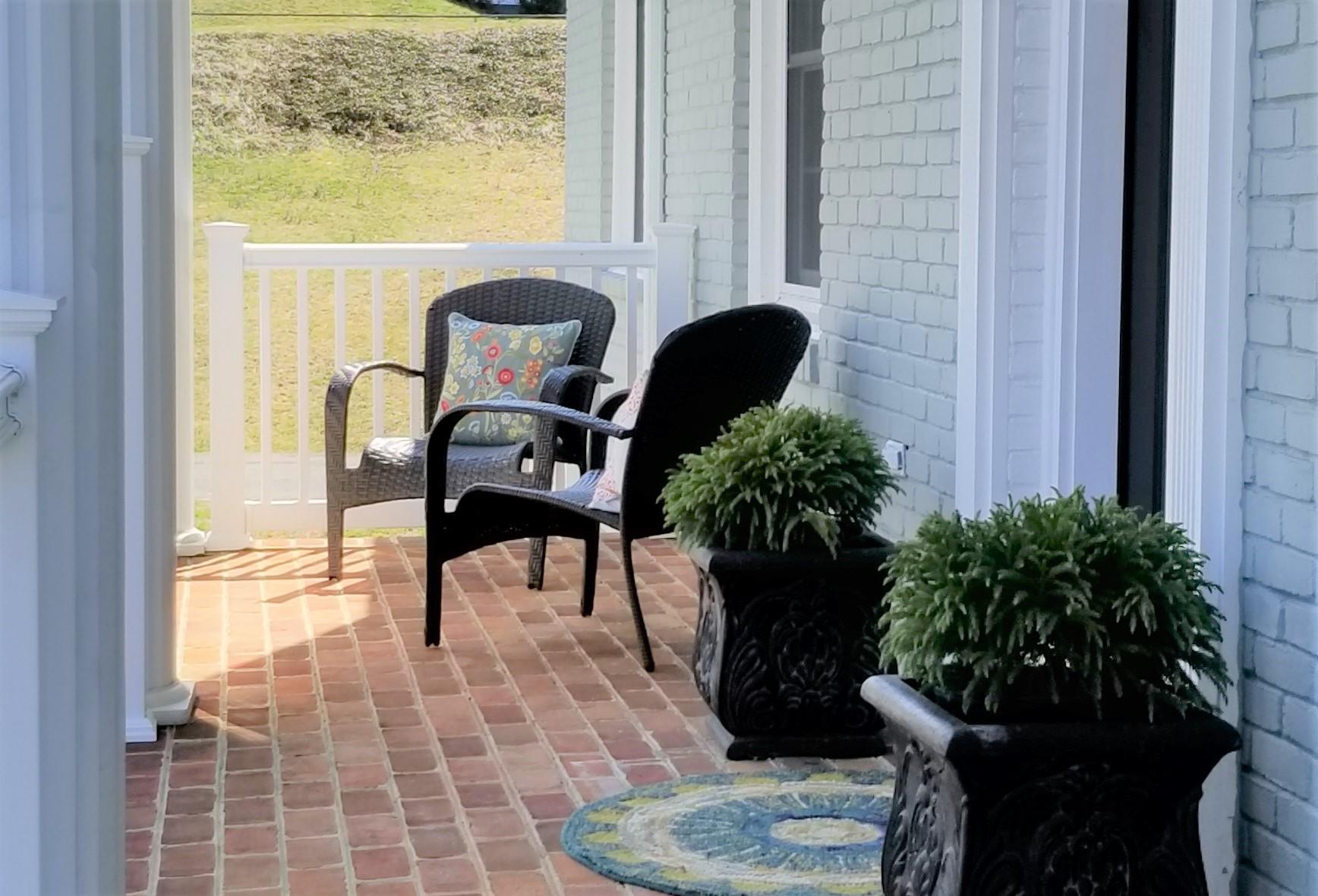 2083 Lee Hi Road Southwest Roanoke, VA 24018 - Photo 2 of 12 Front porch