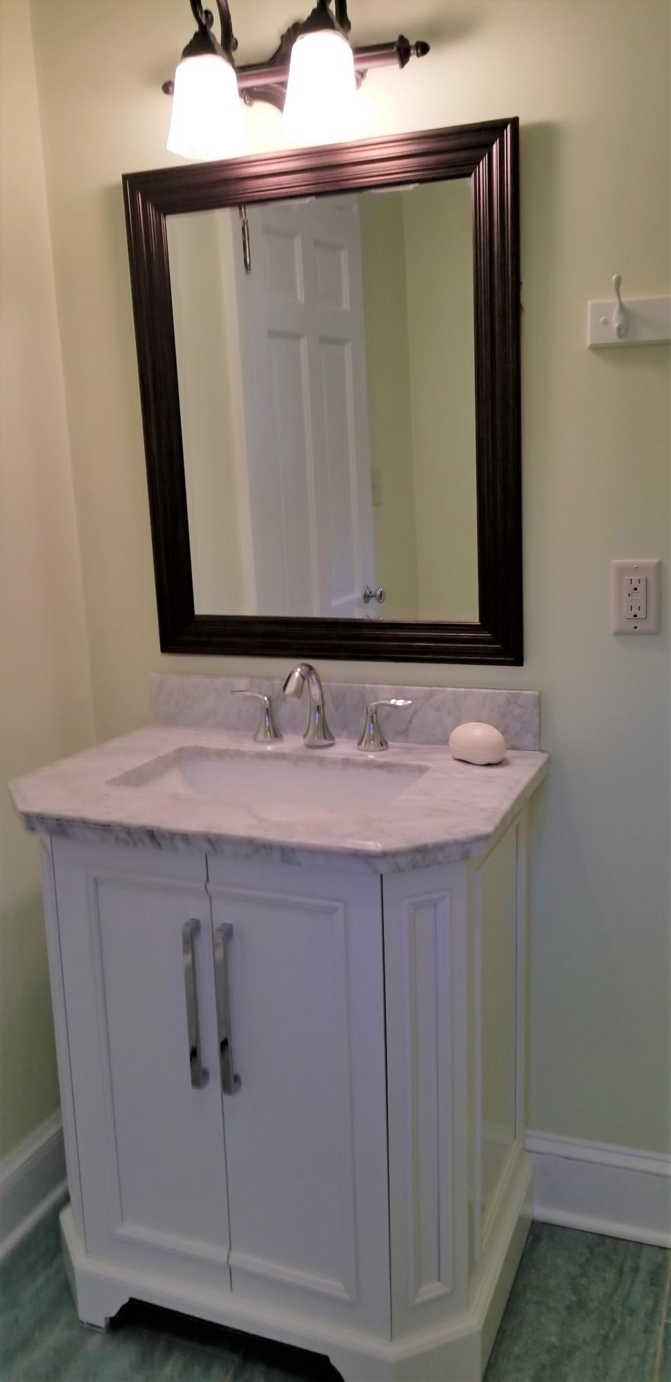 2083 Lee Hi Road Southwest Roanoke, VA 24018 - Photo 10 of 12 Upper level full bath