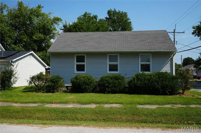 $75,000 | 201 North Cherry Street, Mount Olive, IL 62069