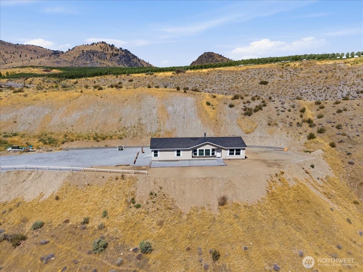 109 Hugo Road Chelan, WA 98816 - Photo 7 of 40