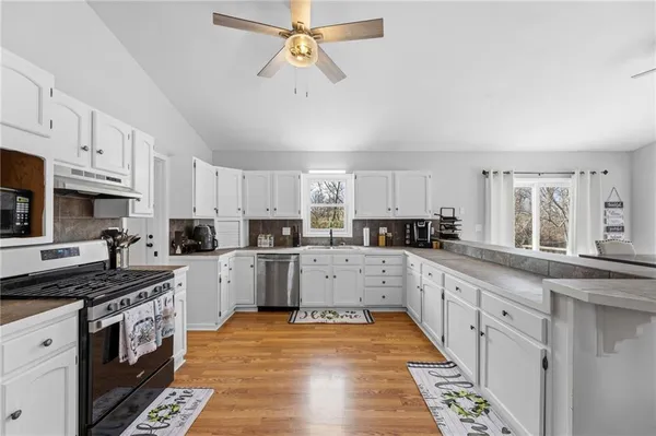 $459,000 | 14587 166th Street, Bonner Springs, KS 66012