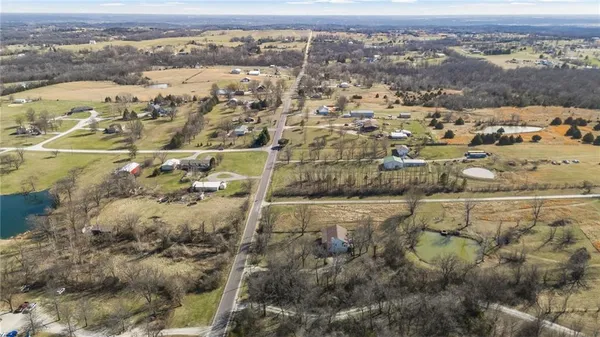 $459,000 | 14587 166th Street, Bonner Springs, KS 66012