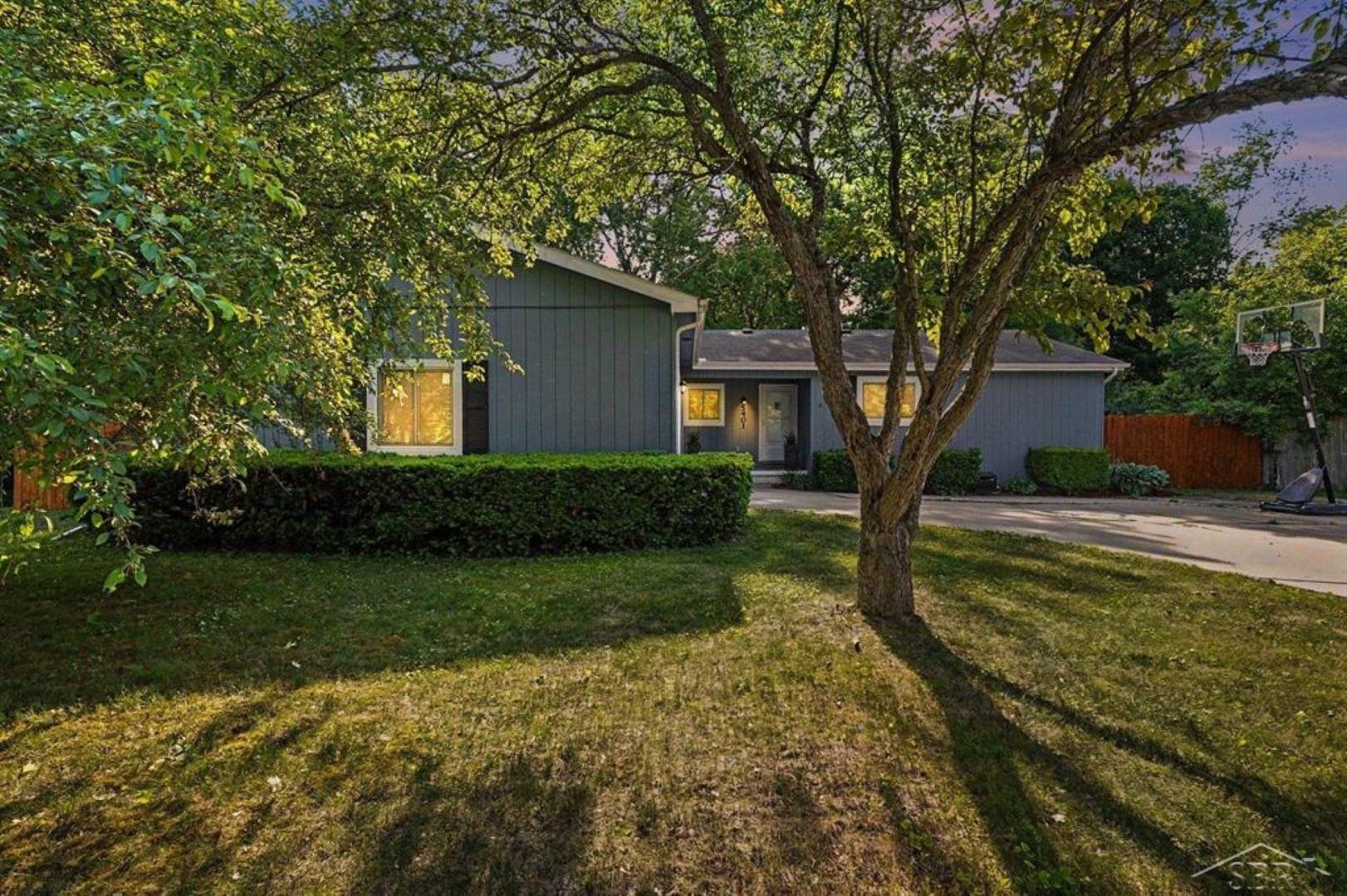 5401 Drake Street Midland, MI 48640 - Photo 1 of 23