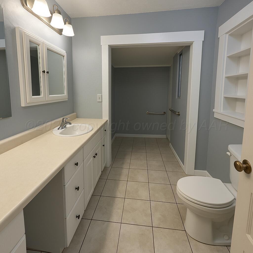 3701 South Van Buren Street Amarillo, TX 79110 - Photo 6 of 27 bathroom