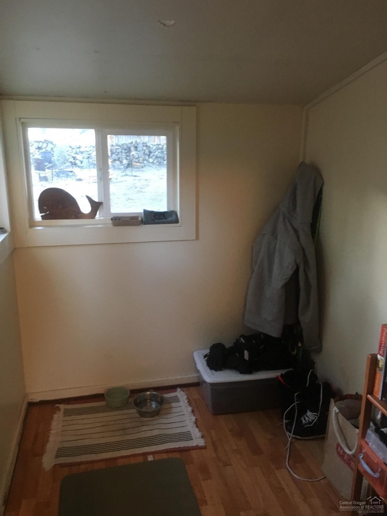 60257 Cheyenne Road Bend, OR 97702 - Photo 19 of 24 Utility room