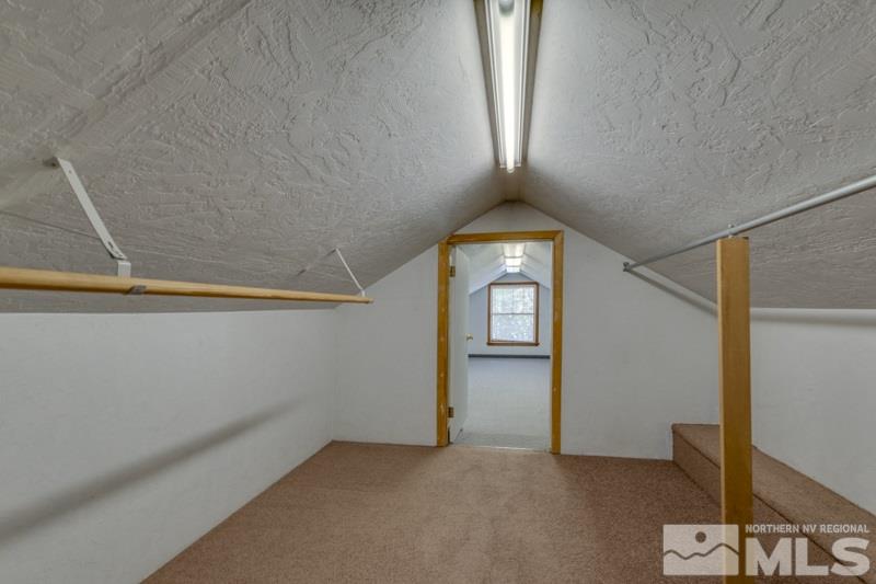 935 Vine Street Reno, NV 89503 - Photo 13 of 18 an empty room with windows