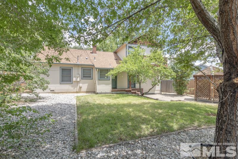 935 Vine Street Reno, NV 89503 - Photo 17 of 18 a view of a yard in front of house