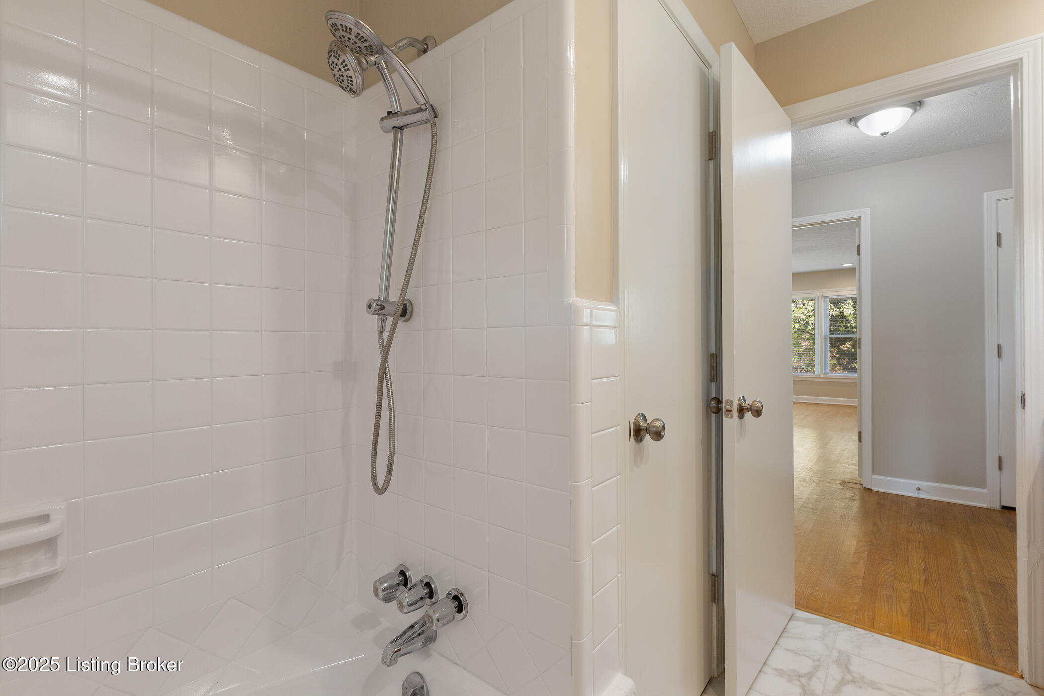 1510 Rebel Ridge Road La Grange, KY 40031 - Photo 39 of 45 shower/tub