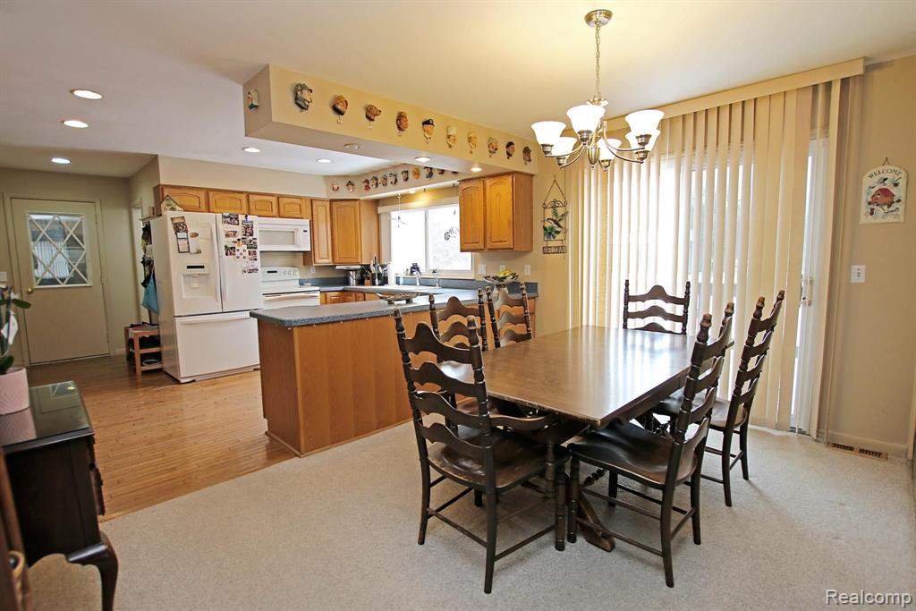 4725 Secord Lake Road Leonard, MI 48367 - Photo 6 of 53