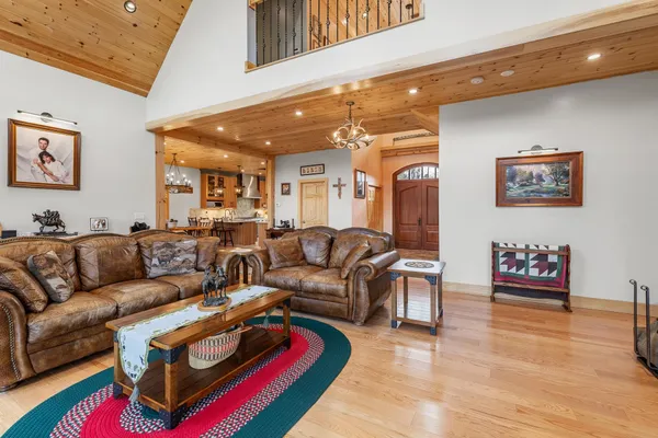 $1,749,000 | 85 Button Hill Road, Tunbridge, VT 05077