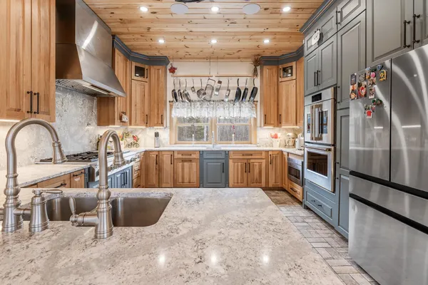 $1,749,000 | 85 Button Hill Road, Tunbridge, VT 05077