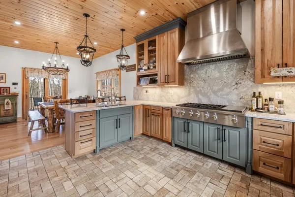 $1,749,000 | 85 Button Hill Road, Tunbridge, VT 05077