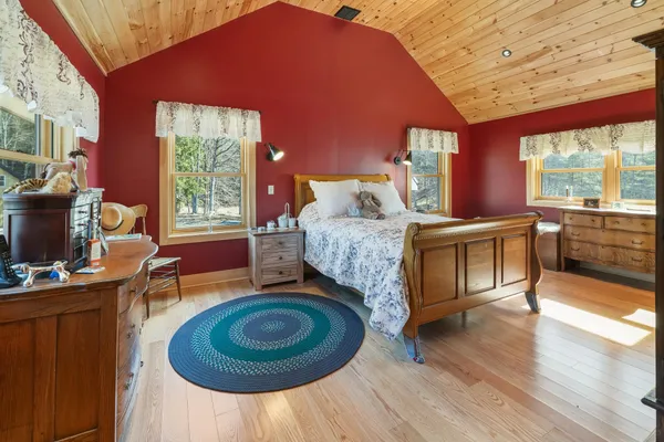 $1,749,000 | 85 Button Hill Road, Tunbridge, VT 05077