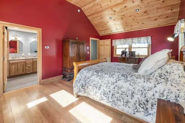 $1,749,000 | 85 Button Hill Road, Tunbridge, VT 05077