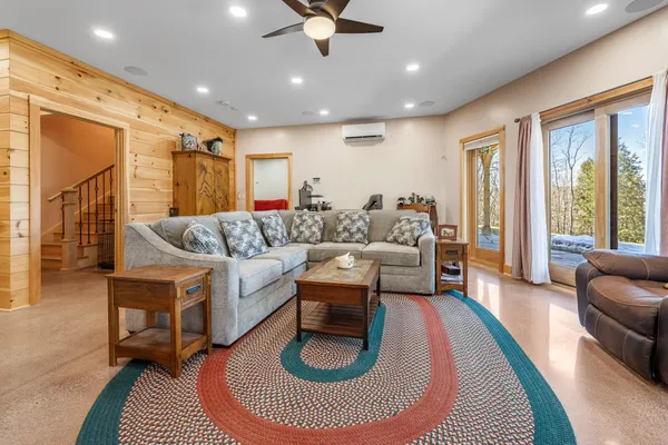 $1,749,000 | 85 Button Hill Road, Tunbridge, VT 05077