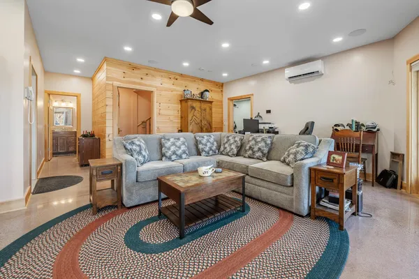 $1,749,000 | 85 Button Hill Road, Tunbridge, VT 05077