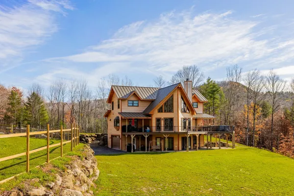 $1,749,000 | 85 Button Hill Road, Tunbridge, VT 05077