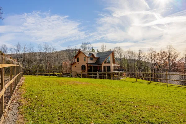 $1,749,000 | 85 Button Hill Road, Tunbridge, VT 05077