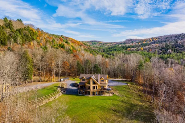 $1,749,000 | 85 Button Hill Road, Tunbridge, VT 05077